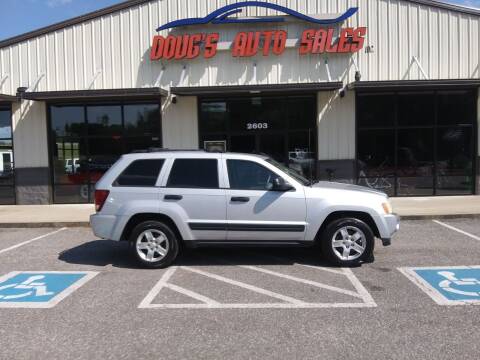2006 Jeep Grand Cherokee for sale at DOUG'S AUTO SALES INC in Pleasant View TN