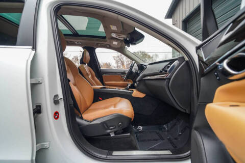 2016 Volvo XC90 T6 Momentum