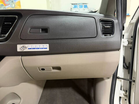 2016 Kia Sedona LX