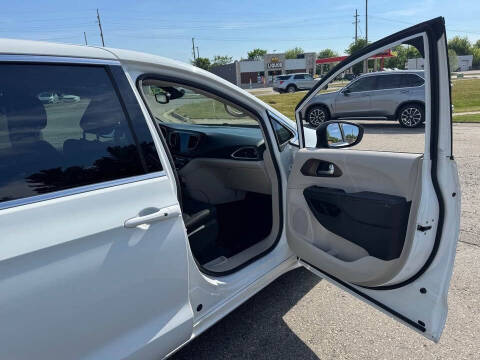 2017 Chrysler Pacifica Touring