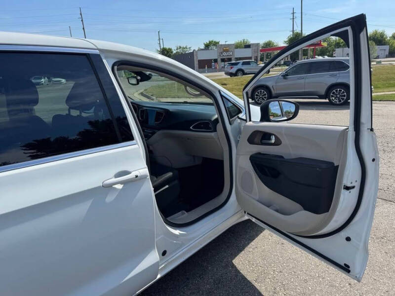 2017 Chrysler Pacifica Touring