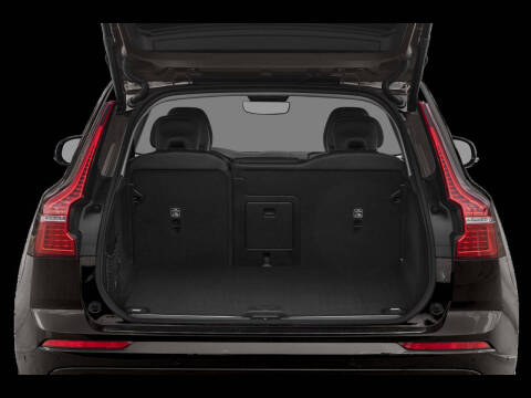 2022 Volvo XC60 B5 Momentum