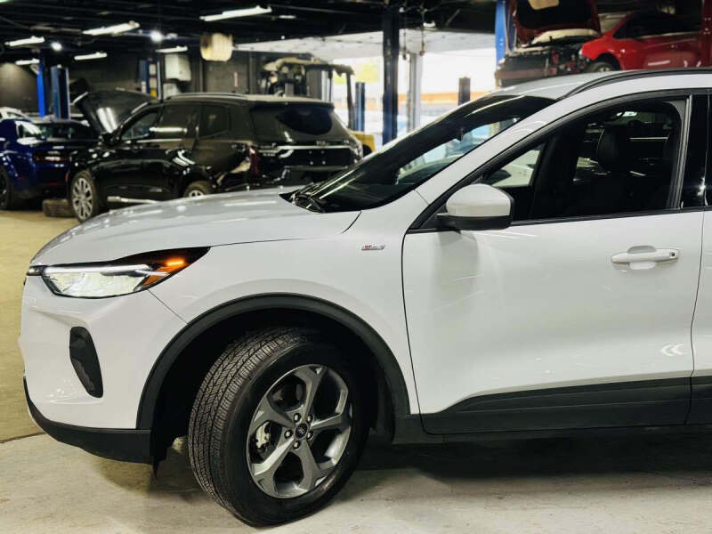 2025 Ford Escape ST-Line Select