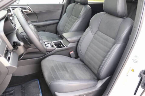 2025 Mitsubishi Outlander PHEV SE