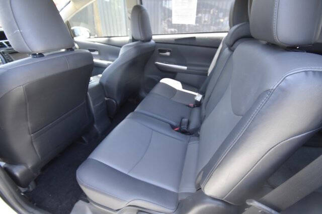 2014 Toyota Prius v Five