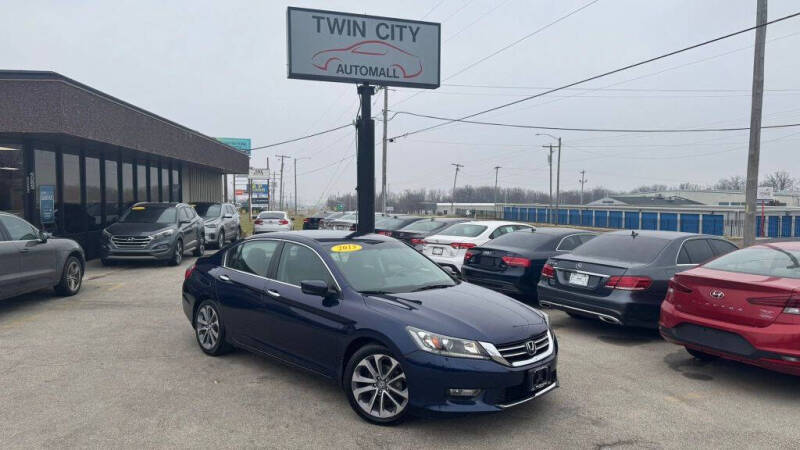 2013 Honda Accord for sale at TWIN CITY AUTO MALL in Bloomington IL