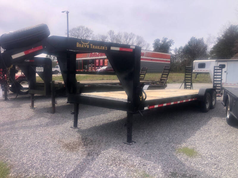 2022 Bravo 25' Flat Bed for sale at HICKS AUTO SALES in Moulton AL