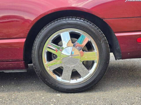 2004 Ford Thunderbird Deluxe