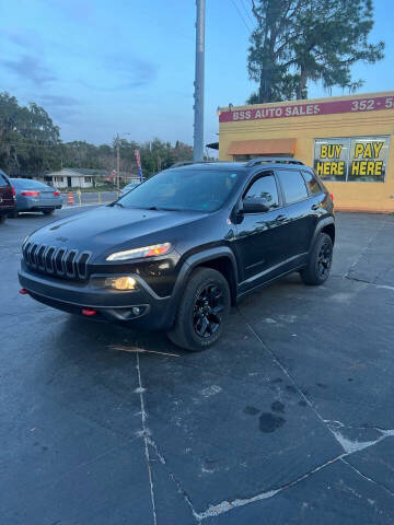 2016 Jeep Cherokee for sale at BSS AUTO SALES INC in Eustis FL