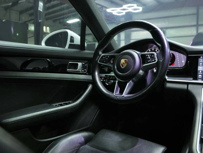 2017 Porsche Panamera