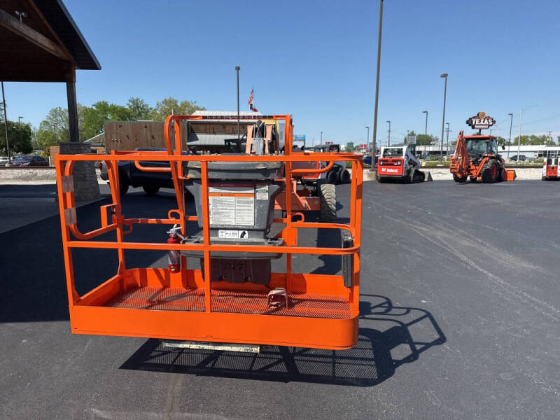 2014 JLG M600JP