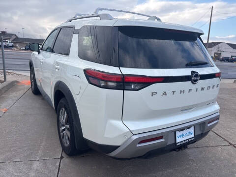 2023 Nissan Pathfinder SL