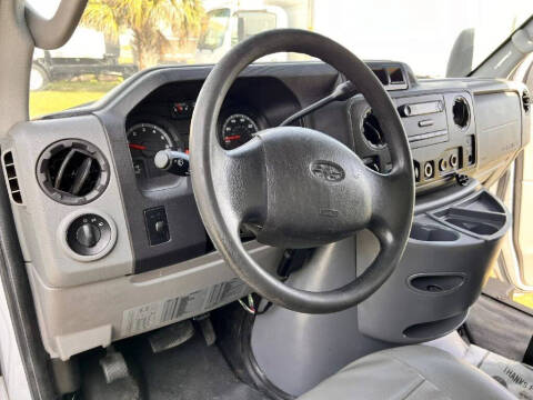 2011 Ford E-Series E-450 SD