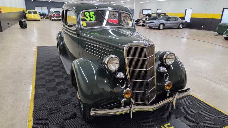 1935 Ford Tudor