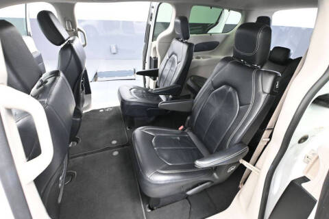 2022 Chrysler Pacifica Touring L