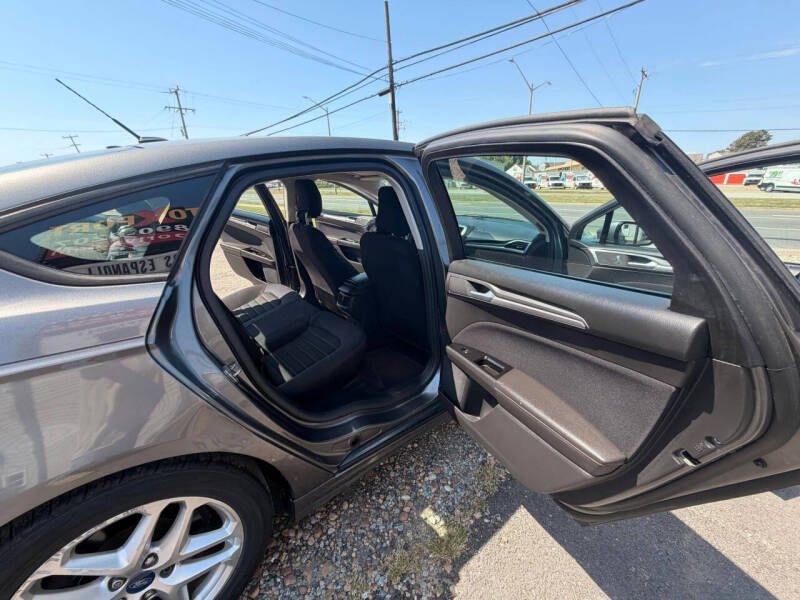 2013 Ford Fusion SE