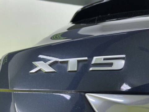 2018 Cadillac XT5 Platinum