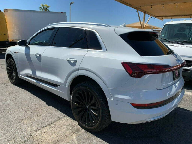 2019 Audi e-tron quattro Prestige