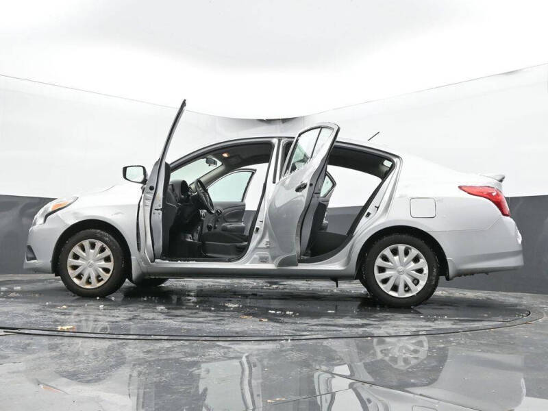 2019 Nissan Versa S Plus