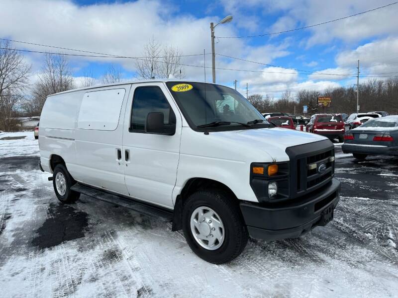 2009 Ford E-Series for sale at VILLAGE AUTO MART LLC in Portage IN