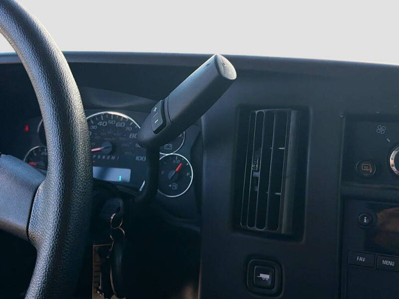 2025 Chevrolet Express 3500