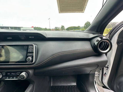 2019 Nissan Kicks SR