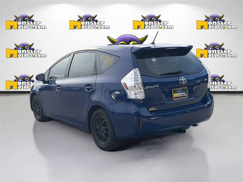 2012 Toyota Prius v Two