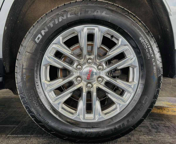 2024 GMC Yukon SLT