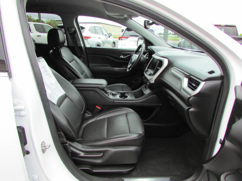 2023 GMC Acadia SLT