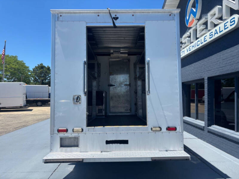 2016 Chevrolet Express 4500 Reefer Box Van