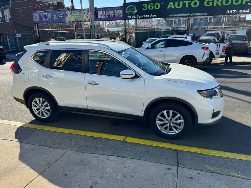 2019 Nissan Rogue SV photo 4