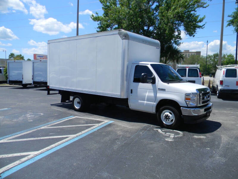 2024 Ford E-350