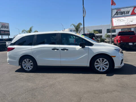 2018 Honda Odyssey for sale at Used Cars Fresno in Clovis CA