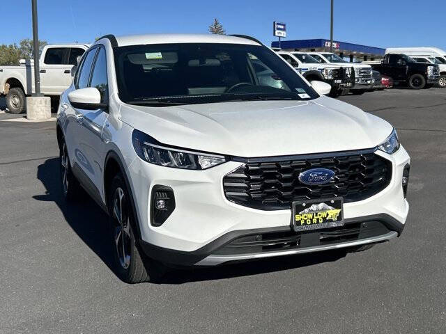 2025 Ford Escape ST-Line Select's photo