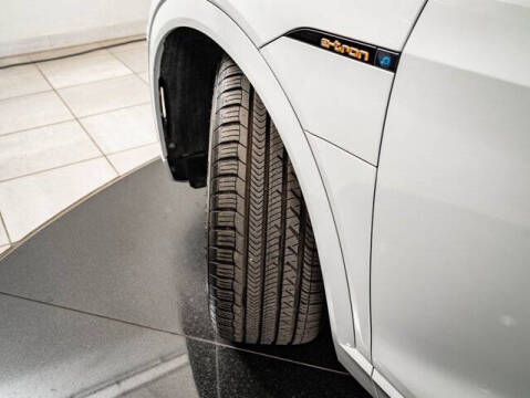 2021 Audi e-tron quattro Premium