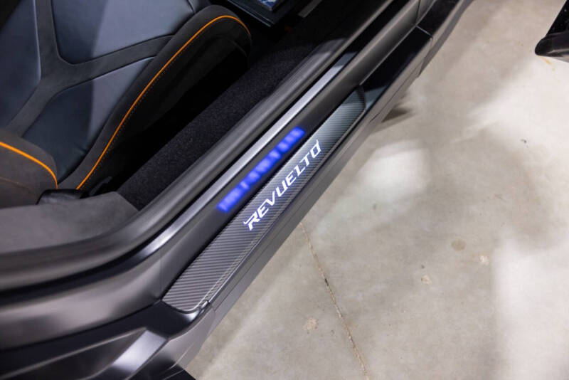 2025 Lamborghini Revuelto