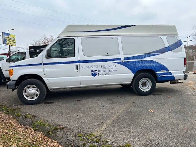 2006 Ford Econoline Van Commercial's photo