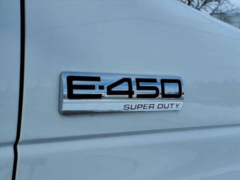 2022 Ford E-Series E-450 SD