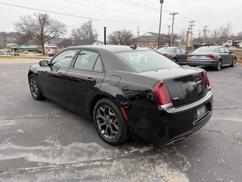2016 Chrysler 300 S