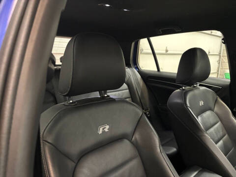 2017 Volkswagen Golf R 4Motion