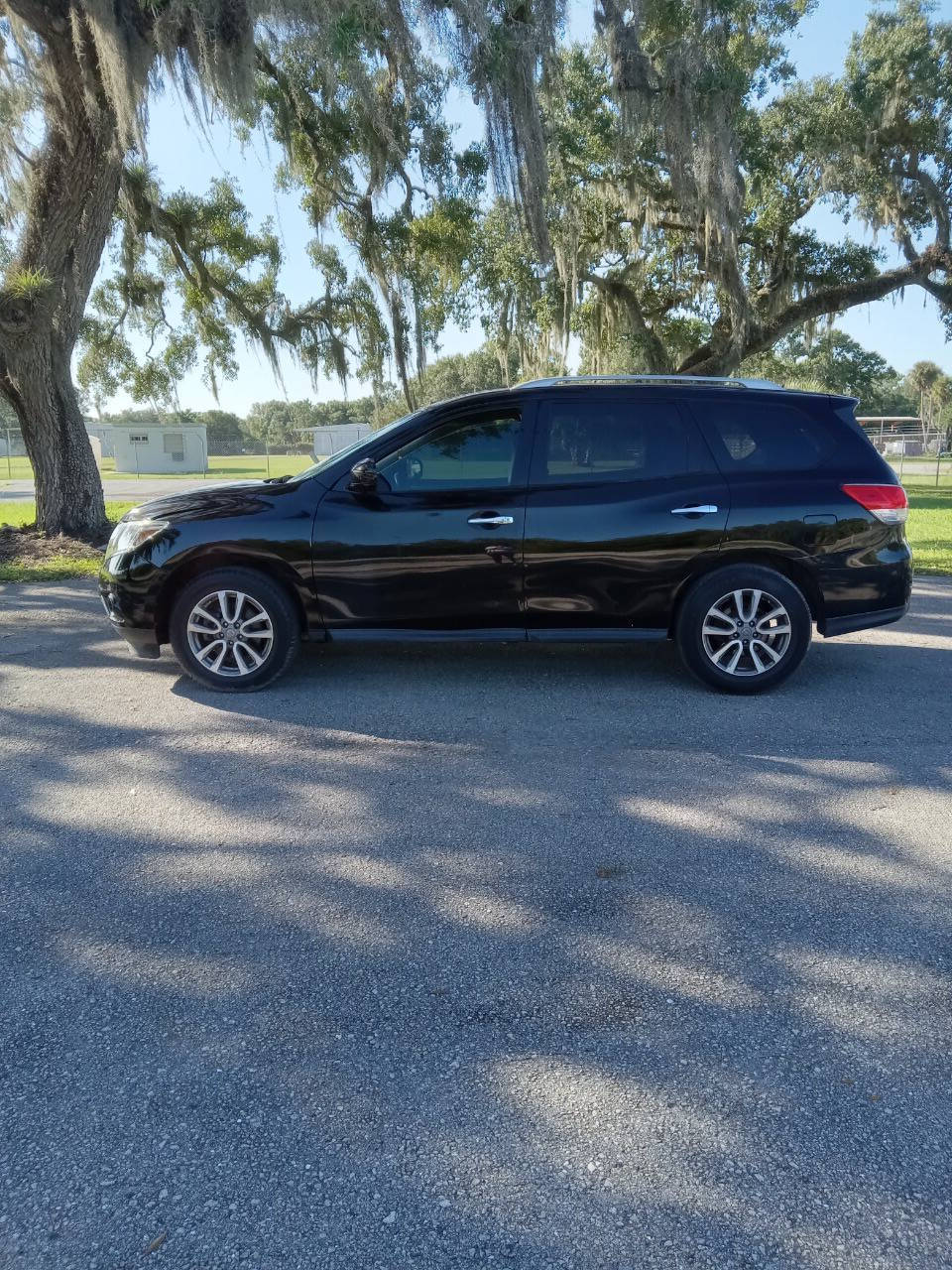 Black 2014 Nissan Pathfinder S S 4dr SUV 1