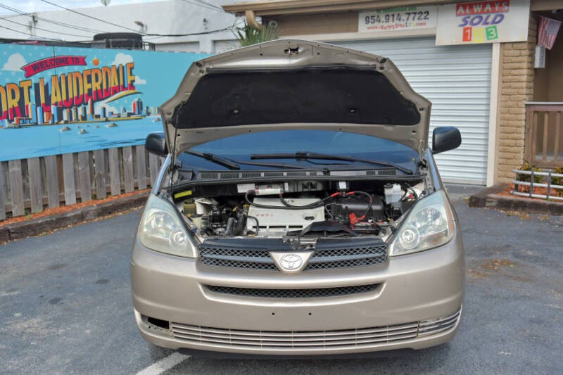 2005 Toyota Sienna LE 7 Passenger