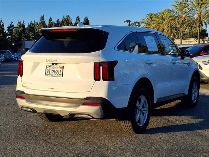 2025 Kia Sorento LX