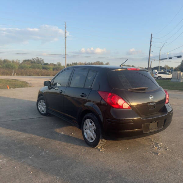 2011 Nissan Versa 1.8 S