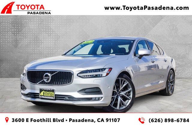 2017 Volvo S90 T5 Momentum