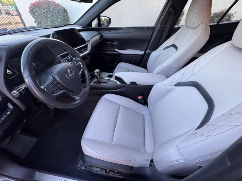 2023 Lexus UX 250h