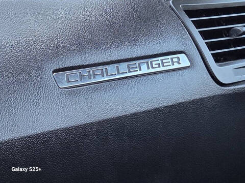 2011 Dodge Challenger SE