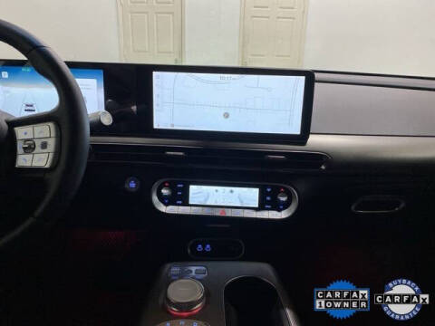 2024 Genesis GV60 Standard