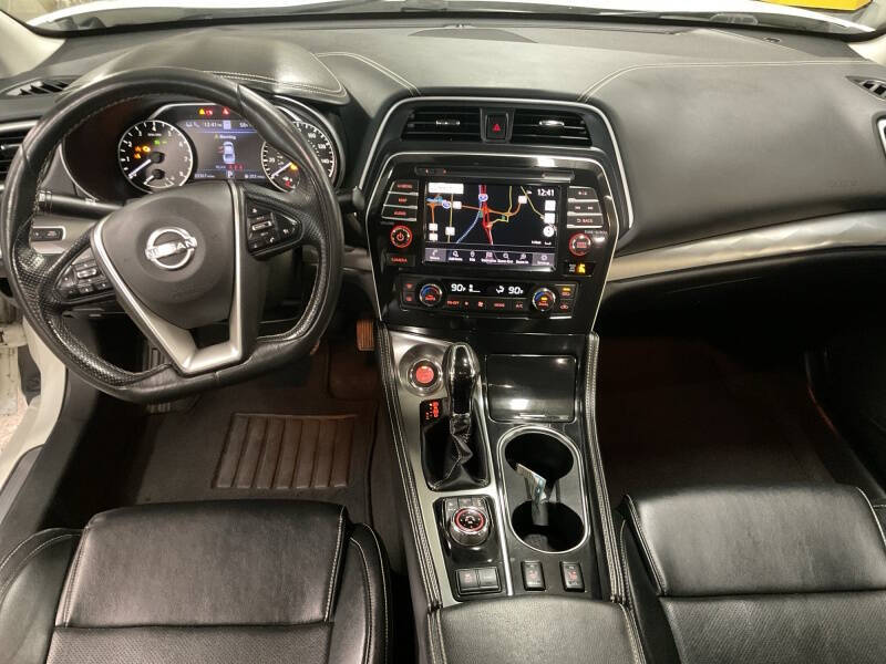2023 Nissan Maxima