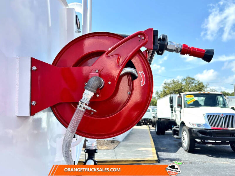 2020 Freightliner M2 106